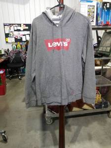 lot 1140 image: Levis Grey Cotton Pullover Hoodie Size XXL