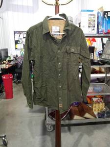 lot 1143 image: Legendary Whitetails Buck Camp Flannel Long Sleeve Shirt Size Medium
