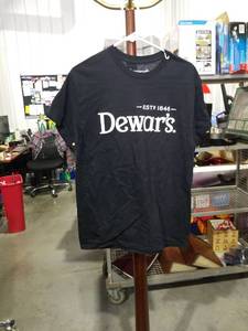 lot 1149 image: Dewars Scotch Whisky Black T-Shirt Size Large