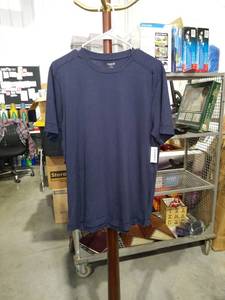 lot 1151 image: Old Navy Active Mens Navy Blue Athletic Shirt Size M
