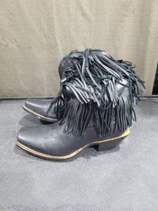 lot 1169 image: Twisted X Womens Fringe Steppin Out Cowgirl Boot Square Toe Black 9 M US