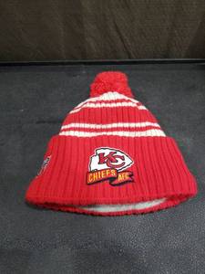 lot 1178 image: Kansas City Chiefs NFL Winter Knit Beanie Hat with Pom