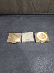 lot 1181 image: Decorative Compact Mirrors Collection