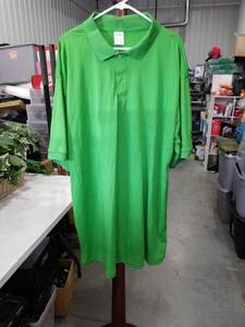 lot 1195 image: Superior Uniform Group Green Polo Shirt Size 3XL