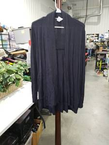 lot 1199 image: All in Motion Black Cardigan Size Small