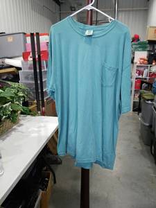 lot 1204 image: Comfort Colors Long Sleeve Pocket T-Shirt Size 3XL