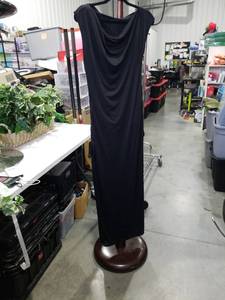 lot 1210 image: SHEIN Black Draped Neck Maxi Dress Size Large