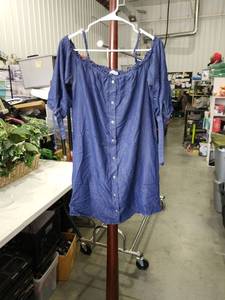 lot 1225 image: Navy Blue Off-Shoulder Button-Down Tunic Dress Size L