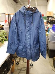lot 1249 image: Yukon Trail Blue Parka Jacket XL