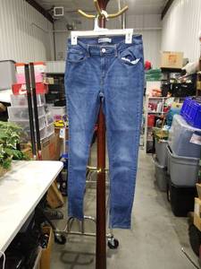 lot 1255 image: Levis 511 Slim Fit Jeans Size 31