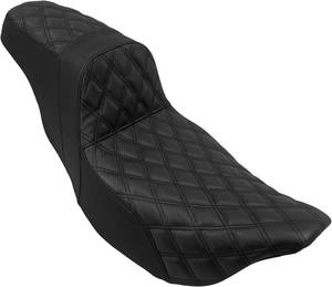 lot 3608 image: $148 Harley-Davidson 2-Up One-Piece DriverPassenger Seat for Touring