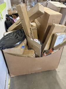 lot 100001 image: Mystery Pallet.  looks to be 50 plus items.