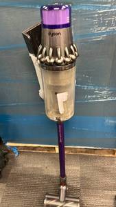 lot 58 image: Dyson V11 Cordless Stick Vacuum Cleaner USED