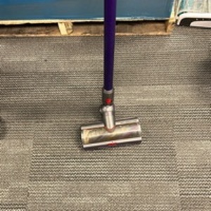 lot 73 image: Dyson V8 Cordless Stick Vacuum Cleaner USED
