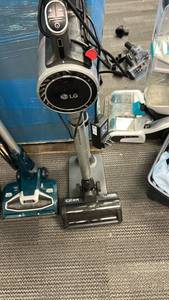lot 82 image: LG CordZero Cordless Stick Vacuum Cleaner USED
