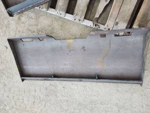 lot 2670 image: Unused Wolverine Yintatech 12 Universal Quick Attach Mount Plate  QMP2-16C-12T