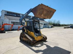 lot 10 image: John Deere 323D Compact Track Loader (Skid Steer)  2,286 Hours