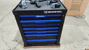 lot 78 image: IRONWORX TC7-421 7-Drawer Rolling Tool Cart w Complete Tool Set