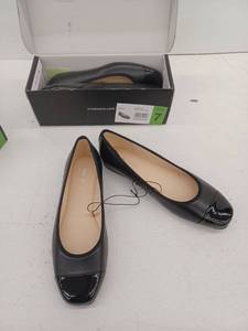 lot 11031 image: 2 Pairs Nine West Black Patent Toe Ballet Flats Size 7
