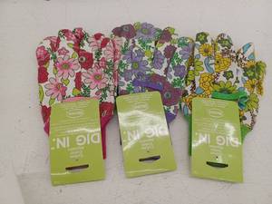lot 11035 image: Floral Print Garden Gloves, Lot of 3