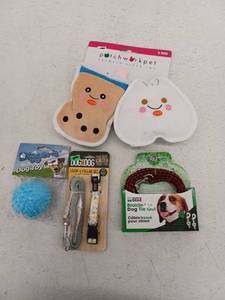 lot 11108 image: Miscellaneous Pet Lot