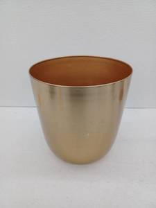 lot 11161 image: 10.5 In Metal Planter