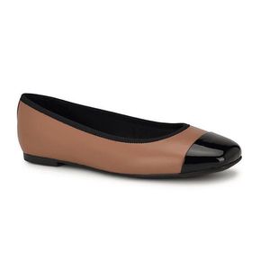 lot 11079 image: Nine West Womens Pecan and Black Cap Toe Flats Size 9