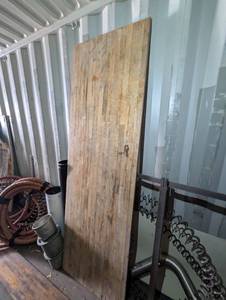 lot 271016 image: Large Butcher Block Table Top  Countertop Slab