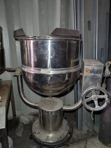 lot 271019 image: Groen Dover Commercial 40 Quart Tilting Kettle Mixer, Model TDB 7-40, used.