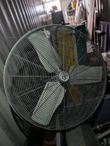 lot 271021 image: Industrial 30 inch Wall Mount Industrial Fan