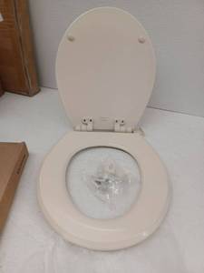 lot 11199 image: Bemis Toilet Seat with Hardware