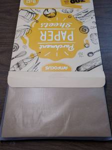 lot 26827 image: 300 Pcs Parchment Paper Sheets, 9x13 In Non-Stick Precut Baking Parchment for Baking, Grilling, Air Fryer, Steaming, and More (Unbleached) - Quarter Sheet Size, Perfect for Bread, Cakes, Cookies - Retail $20