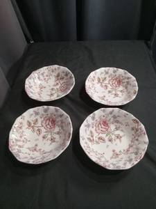 lot 3903 image: Johnson Brothers Rose Pattern Cereal Bowls Set of 4