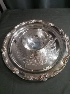 lot 3995 image: Ornate Silver Plated Serving Platter