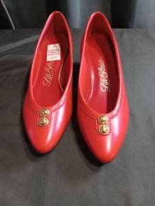 lot 3487 image: Life Stride Red Patent Leather Pumps Size 7.5