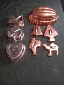 lot 3495 image: Copper Jello Molds and Baking Pans Set