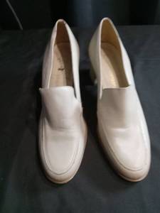 lot 3457 image: White Leather Block Heel Loafers