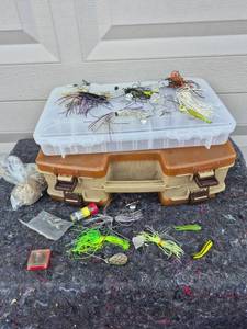 lot 105 image: Tackle Boxes and Lures - SEE ALL PICS FOR CONDITION