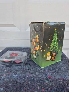 lot 107 image: Hallmark Floating Candles Christmas Set - ONE CHIP IN TREE SEE 5TH PIC