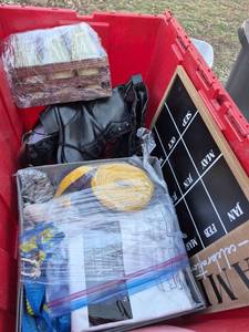 lot 118 image: TOTE FULL OF ITEMS - SEE ALL PICS