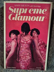 lot 133 image: Supreme Glamour by Mary Wilson with Mark Bego