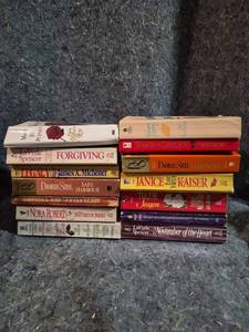 lot 138 image: Romance Novel Collection - Popular Authors Bundle