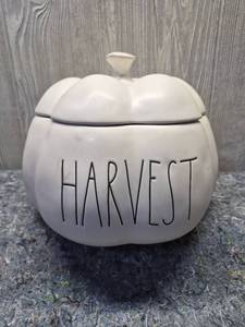 lot 144 image: Rae Dunn HARVEST Ceramic Pumpkin Container