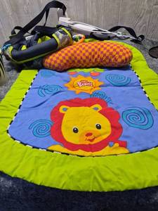 lot 162 image: Bright Starts Lion Tummy Time Mat and  Baby Jumper