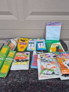 lot 214 image: School Supply and Halloween Craft Bundle