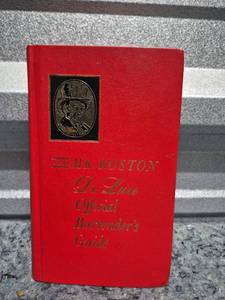 lot 227 image: Mr. Boston De Luxe Official Bartenders Guide