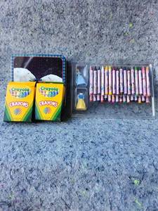 lot 53 image: Disney Princess Art Set with Crayola Crayons and Tin Case