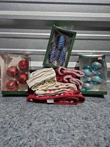 lot 188 image: Christmas Ornament Set - Glass Ball and Pinecone Decorations AND Christmas Towels