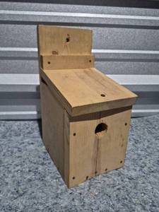 lot 193 image: Wooden Bird House with Mounting Bracket