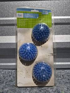 lot 230 image: 3pc Reusable Dryer Balls Set - Blue Fabric Softening Laundry Accessory
